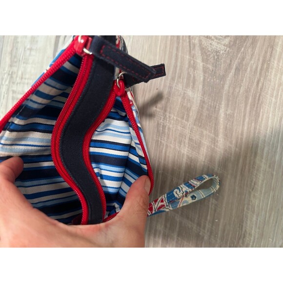 Vera Bradley Wristlet Pouch Bag Wallet Blue White Red Print like new with zipper - Picture 4 of 4